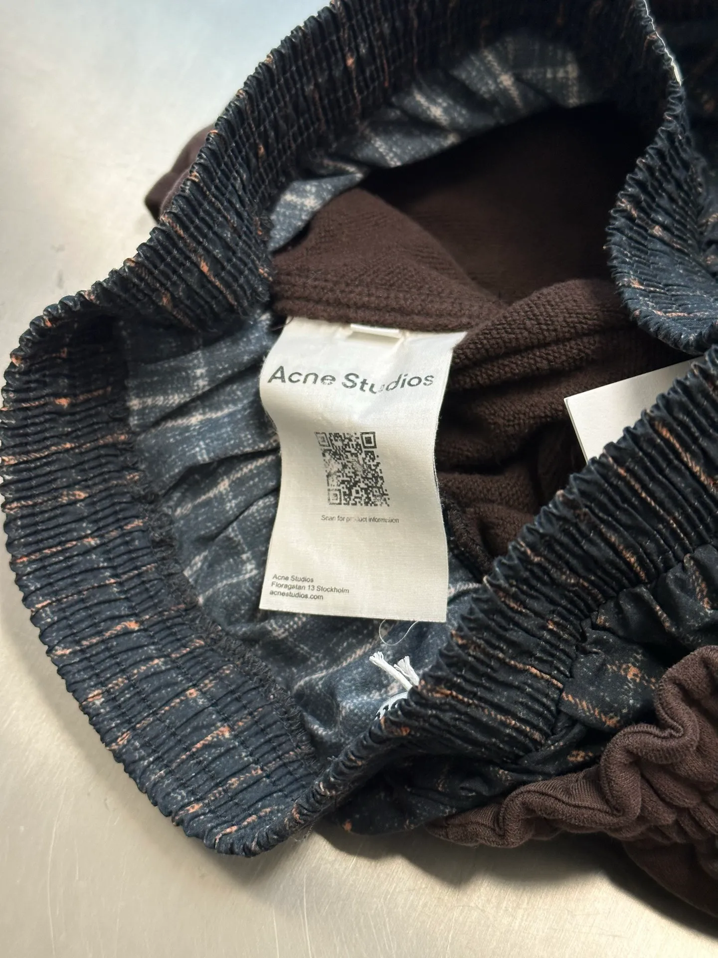Acne Studios ， ， Dark Coffee Brown ， ， ， ， ， ACNE GYM Brown ，For Everyone ， ， Retro 。 ， ， ACNE GYM ， 。 ， ， ， 。 ， ， ， 。 size：s m l xl